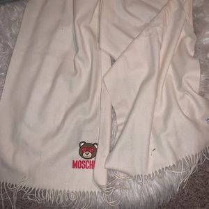 moschino teddy bear scarf